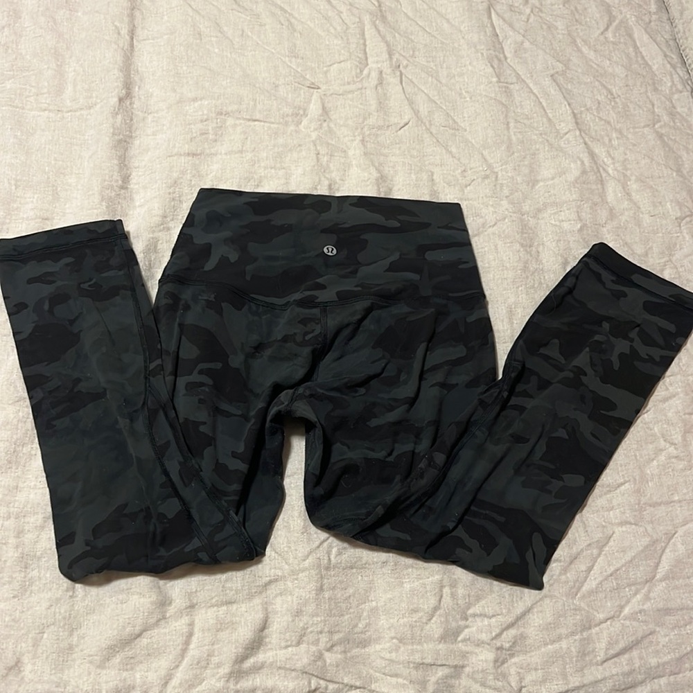 Army Capri Lululemon leggings